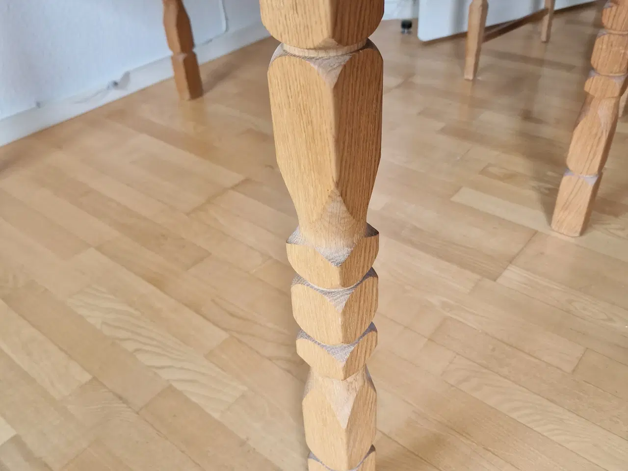 Billede 2 - Spisebord i syret eg