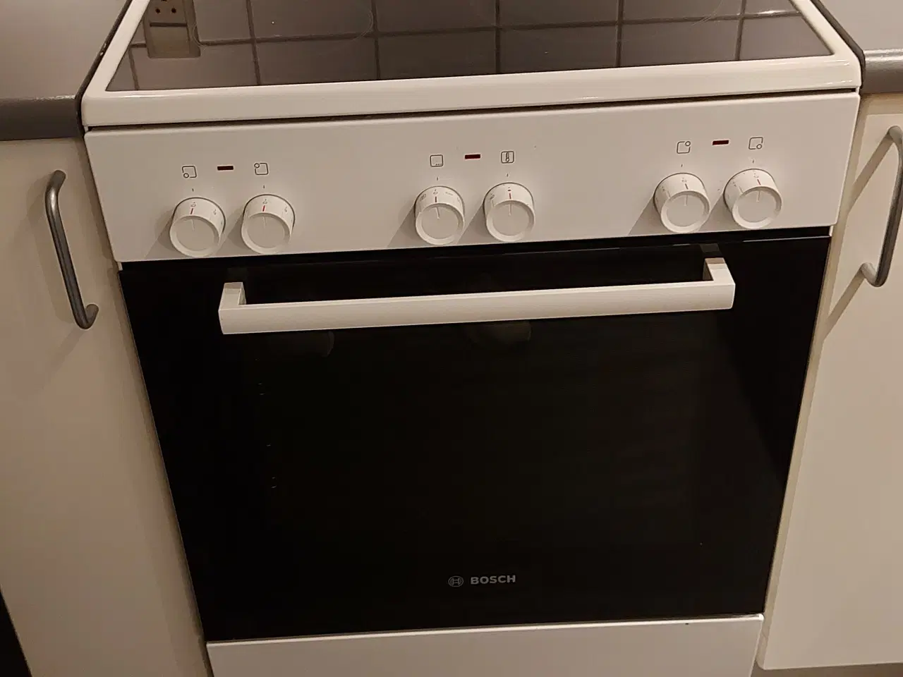 Billede 1 - Komfur med glaskeramiske plader