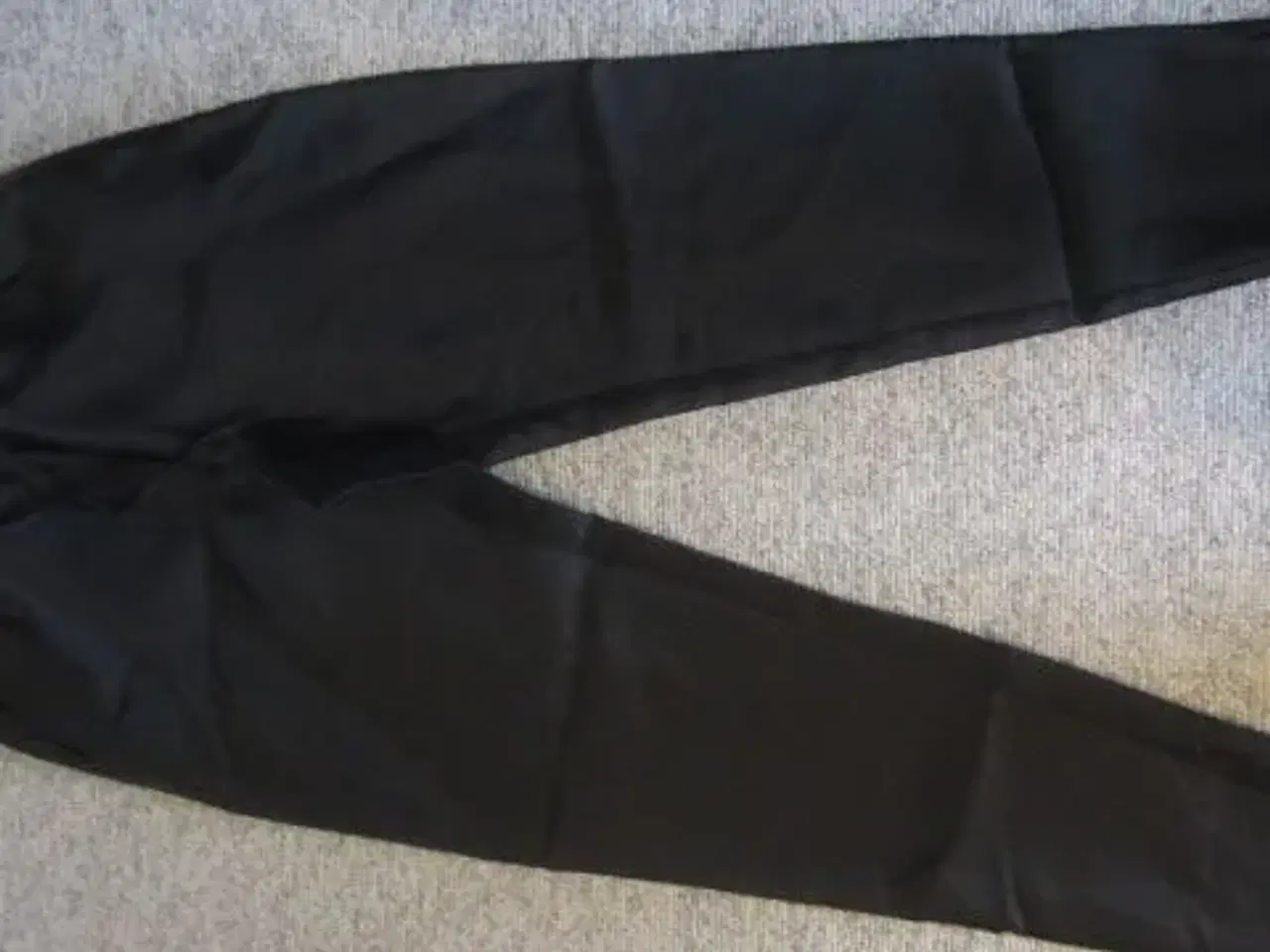 Billede 1 - Str. S, næsten nye bukser fra Pieces