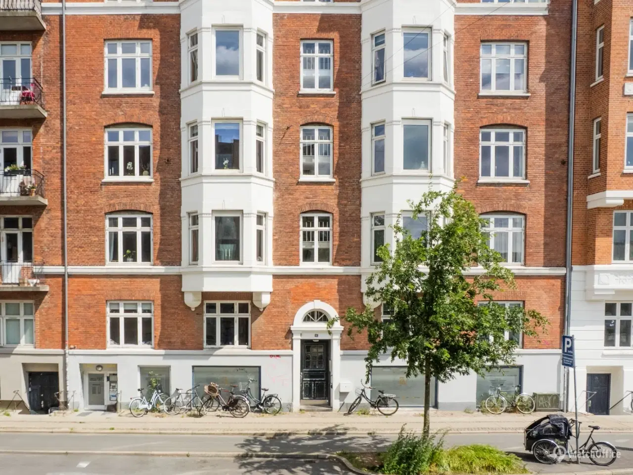 Billede 1 - SÆLGES: Høj. lys erhvervsejerlejlighed midt mellem Nørrebro og Frederiksberg