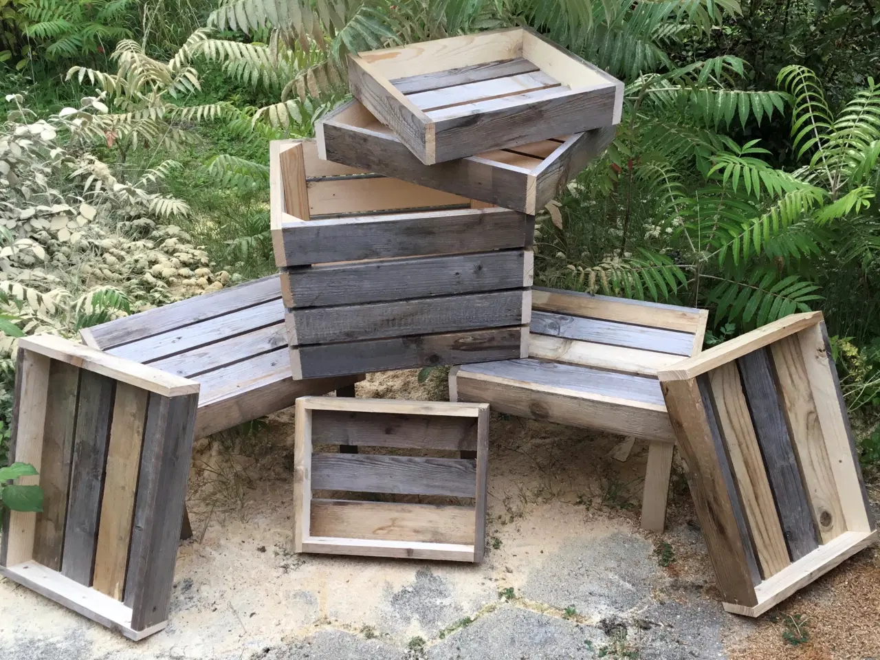 Billede 11 - Bord af genbrugstræ fyr - sidebord