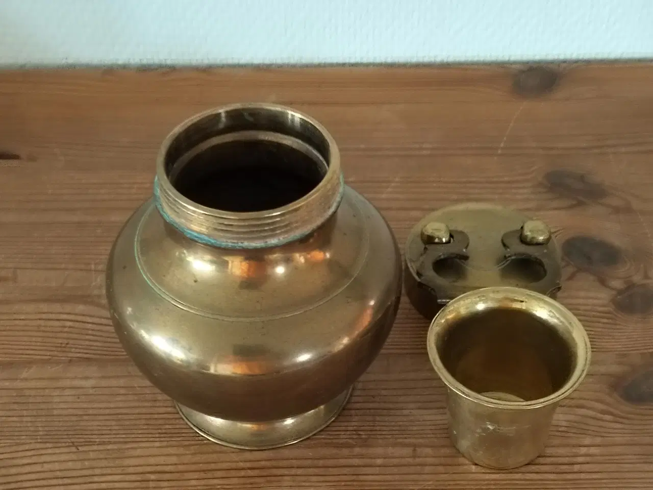 Billede 5 - Indisk vievandskrukke i massiv messing﻿