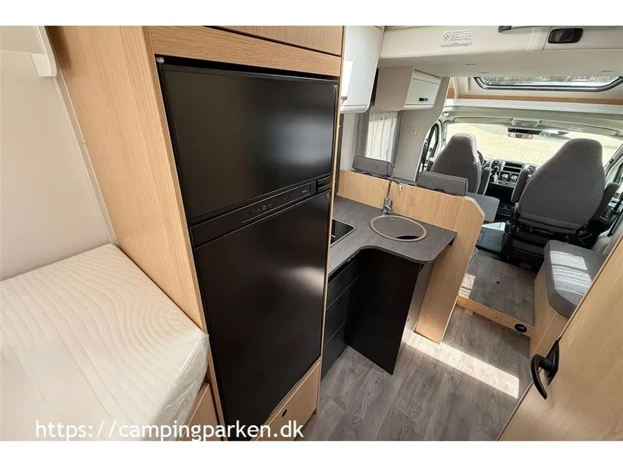 Billede 9 - 2025 - SunLight T 67 Adventure   Sunlights populære model med enkeltsenge, sænkeseng, Nordic pakke og meget udstyr!