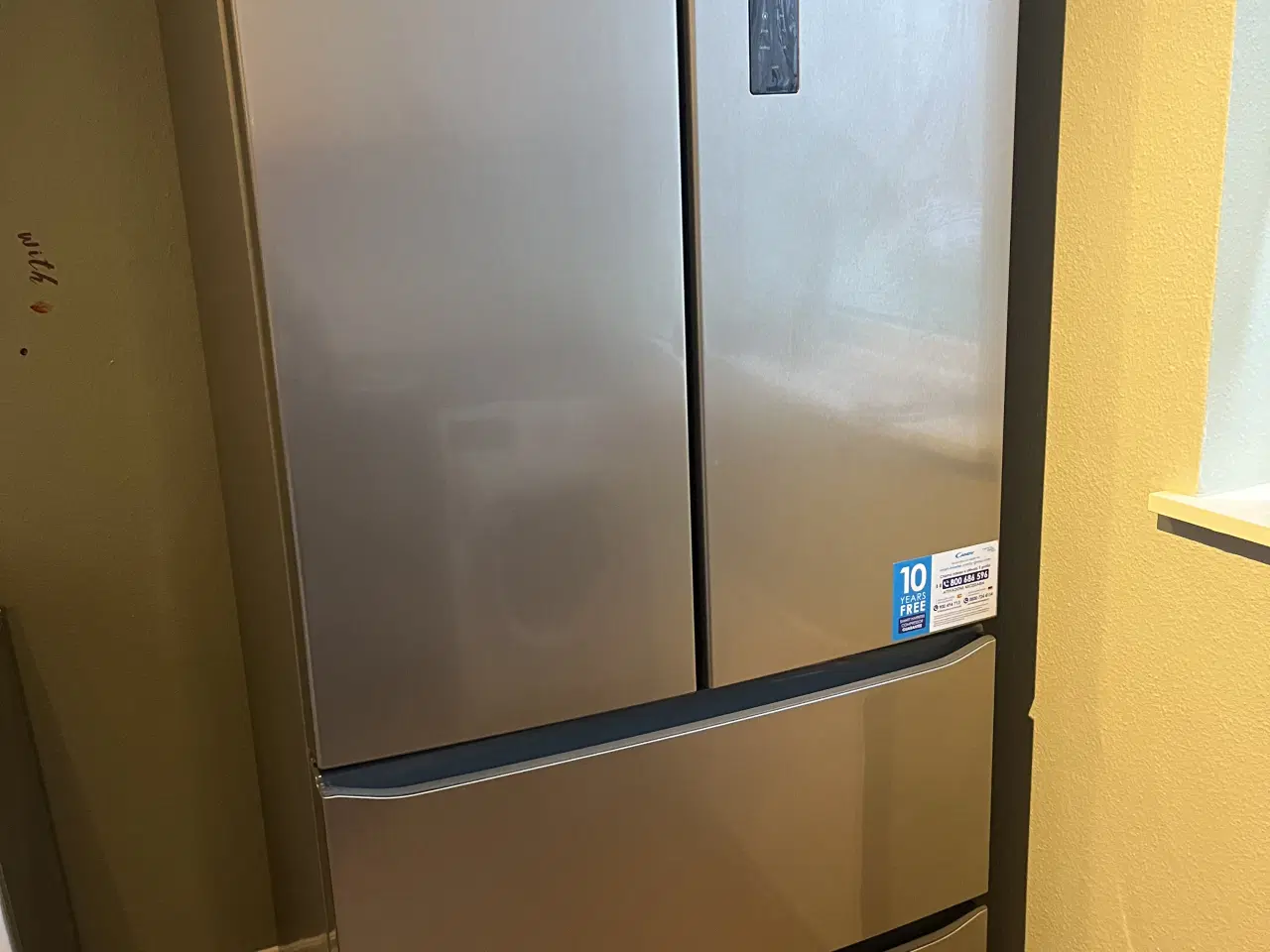 Billede 2 - En lækker dobbelt låget køle/fryseskab