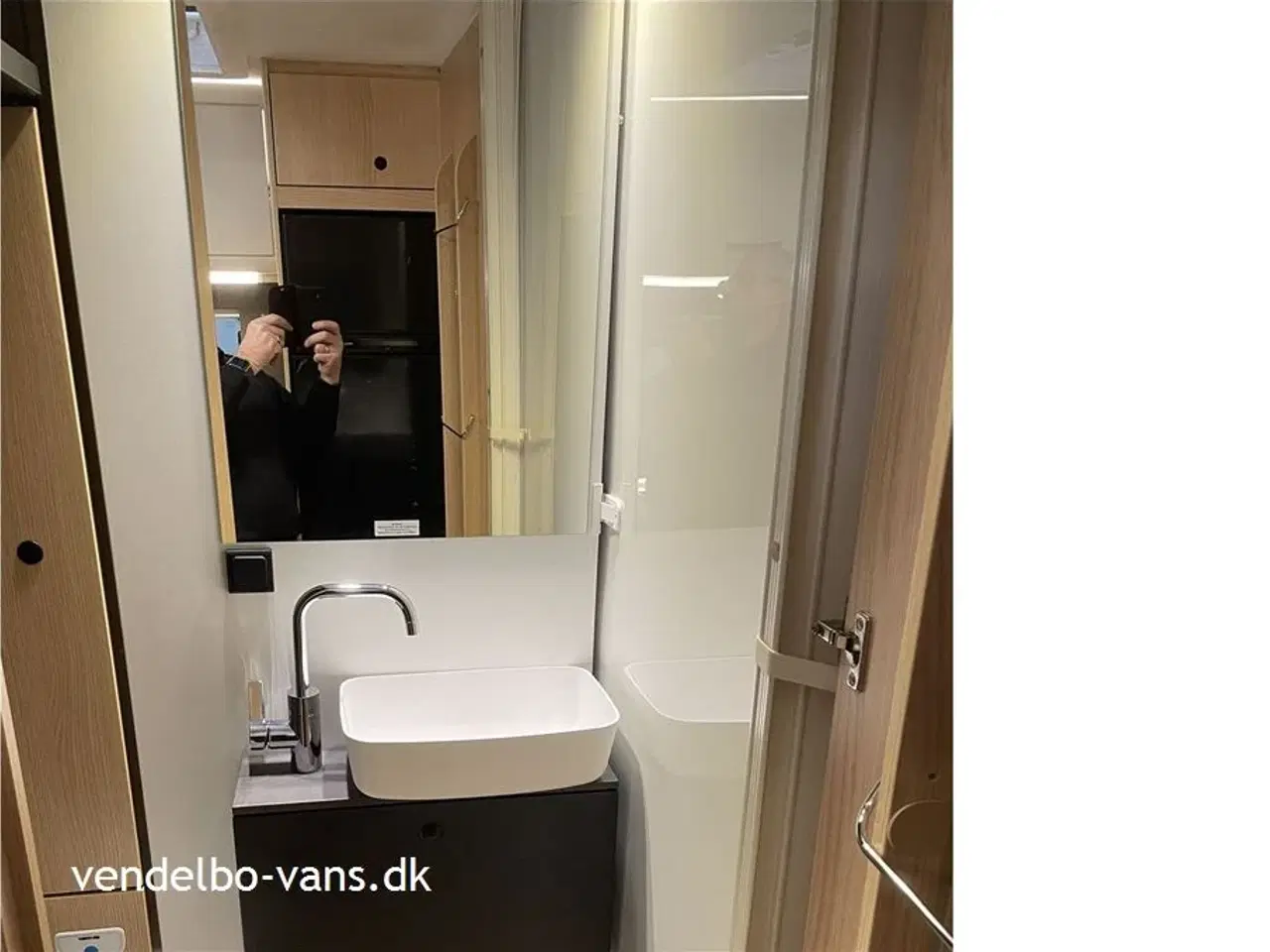 Billede 21 - 2026 - SunLight T 67   Enkeltsenge + hæve/sænkeseng 5.S. sele plads