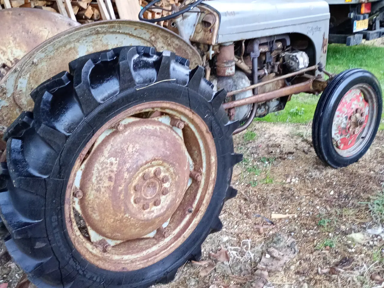 Billede 3 - Ferguson 31 starter og kører godt 