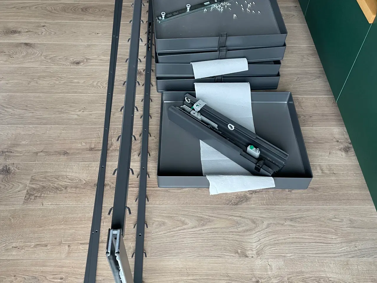 Billede 2 - Udtræk til højskab