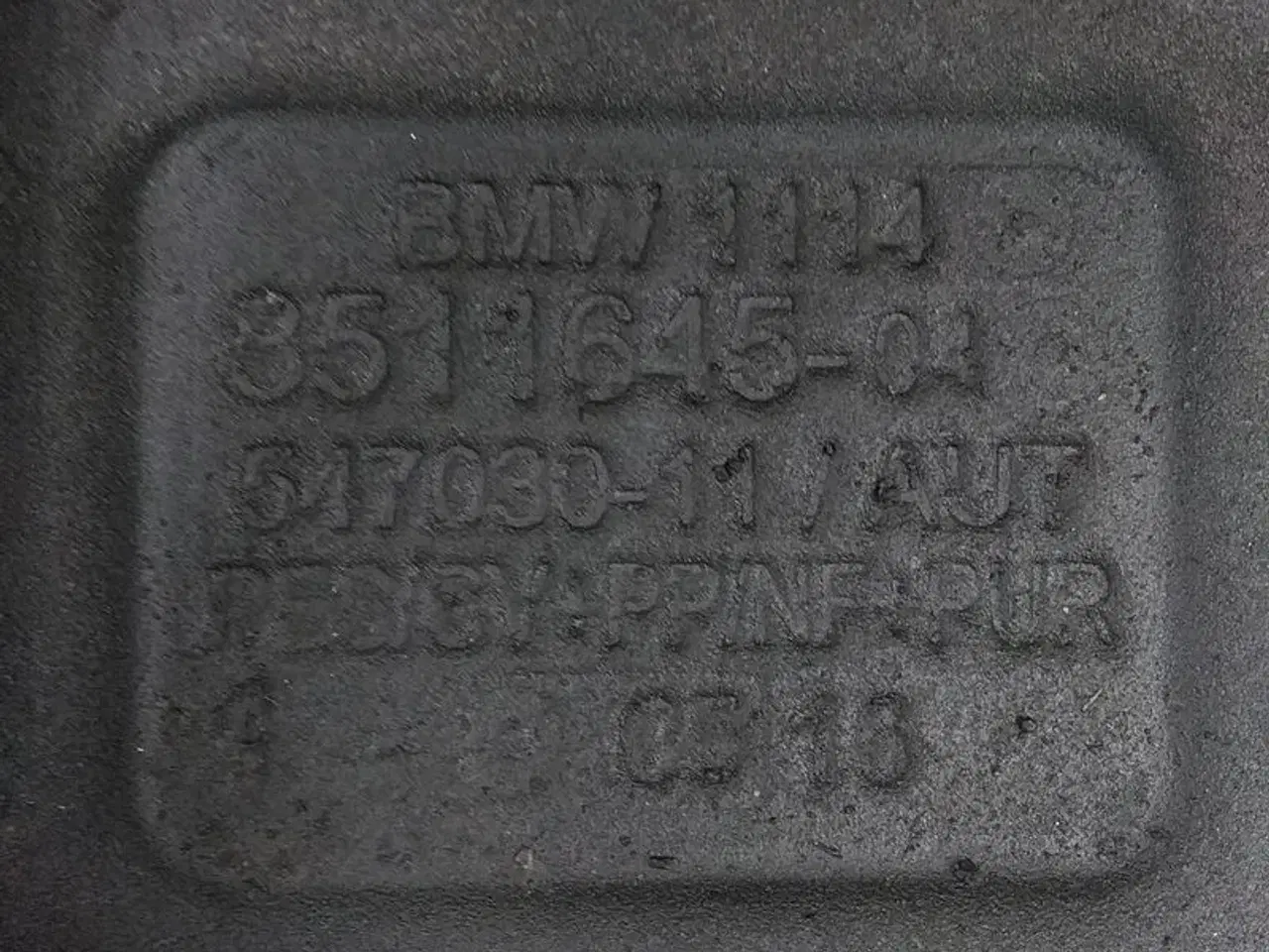 Billede 7 - Afdækning over motor/ventildæksel bagerste del A64291 F32 F22 F36 F23 F21LCI F20LCI F30 LCI F31 LCI F35 LCI F32 LCI F36 LCI F22 LCI F23 LCI