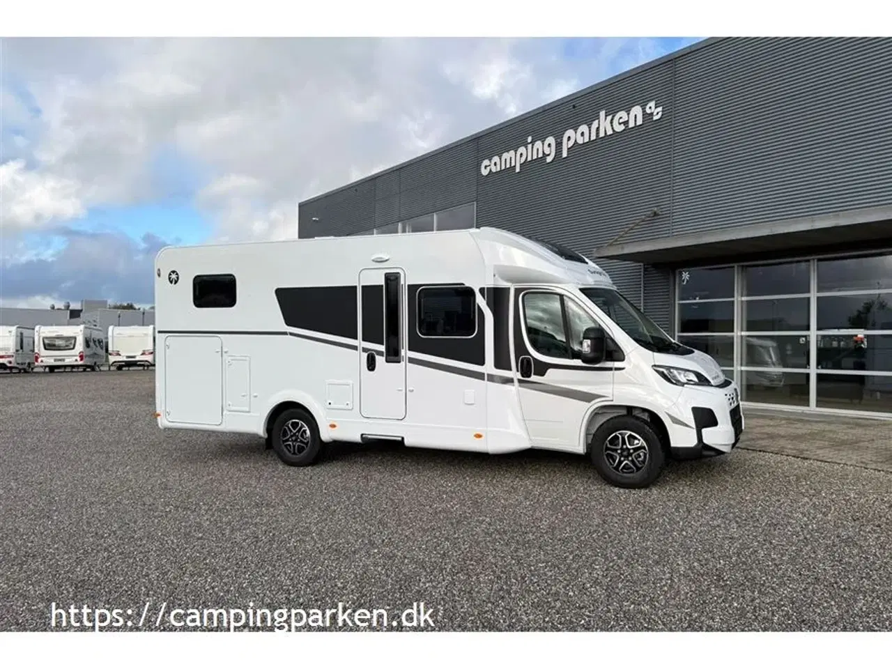 Billede 1 - 2026 - SunLight T 67 Adventure   Sunlights populære model med enkeltsenge, Adaptiv fartpilot, automatgear og sænkeseng