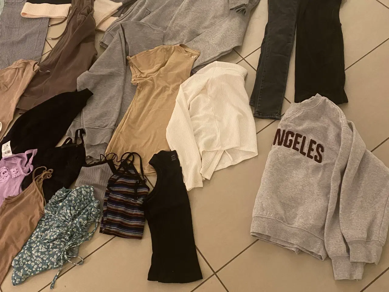 Billede 11 - Tøj str XS/S