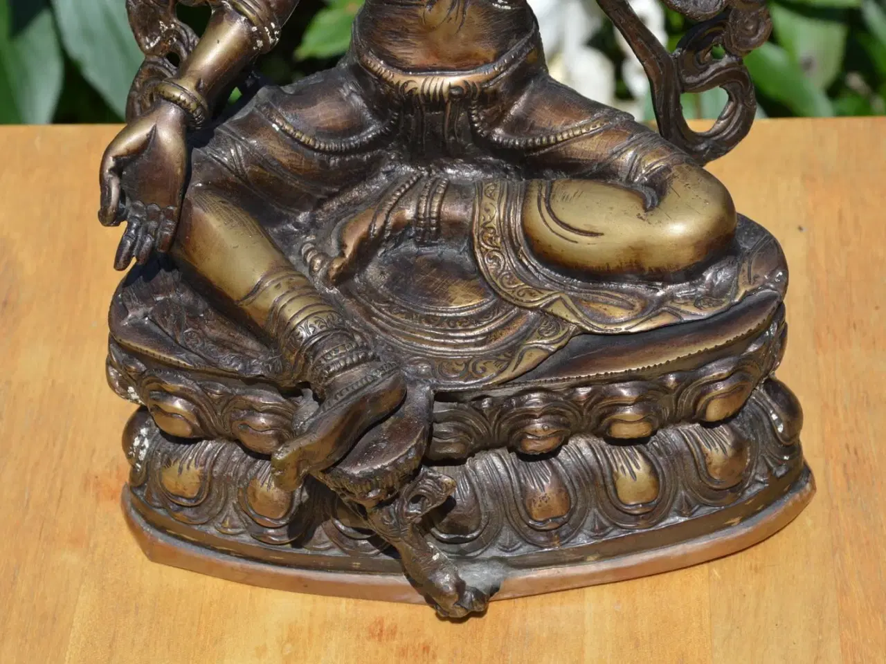 Billede 14 - Stor bronzestatue af Grøn Tara, 37 cm, Nepal