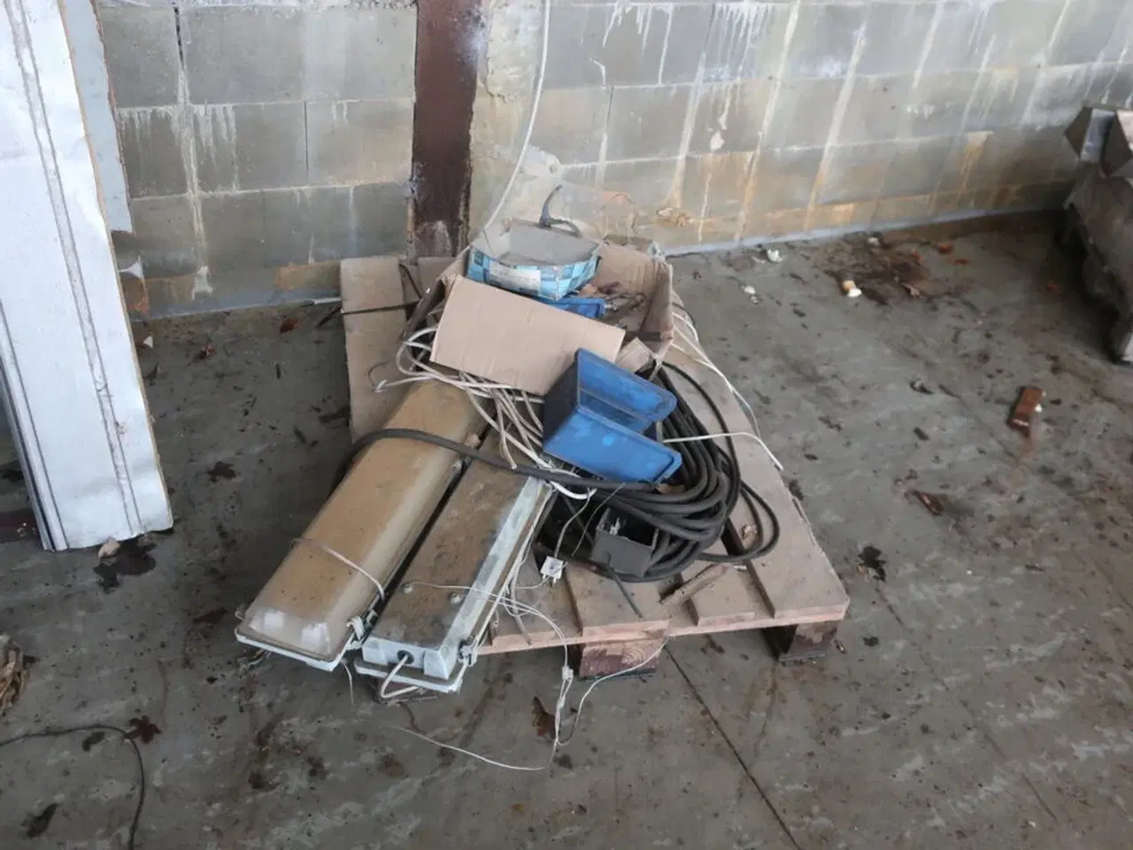 Billede 5 - Div. Varelager, værktøj, reservedele m.m.