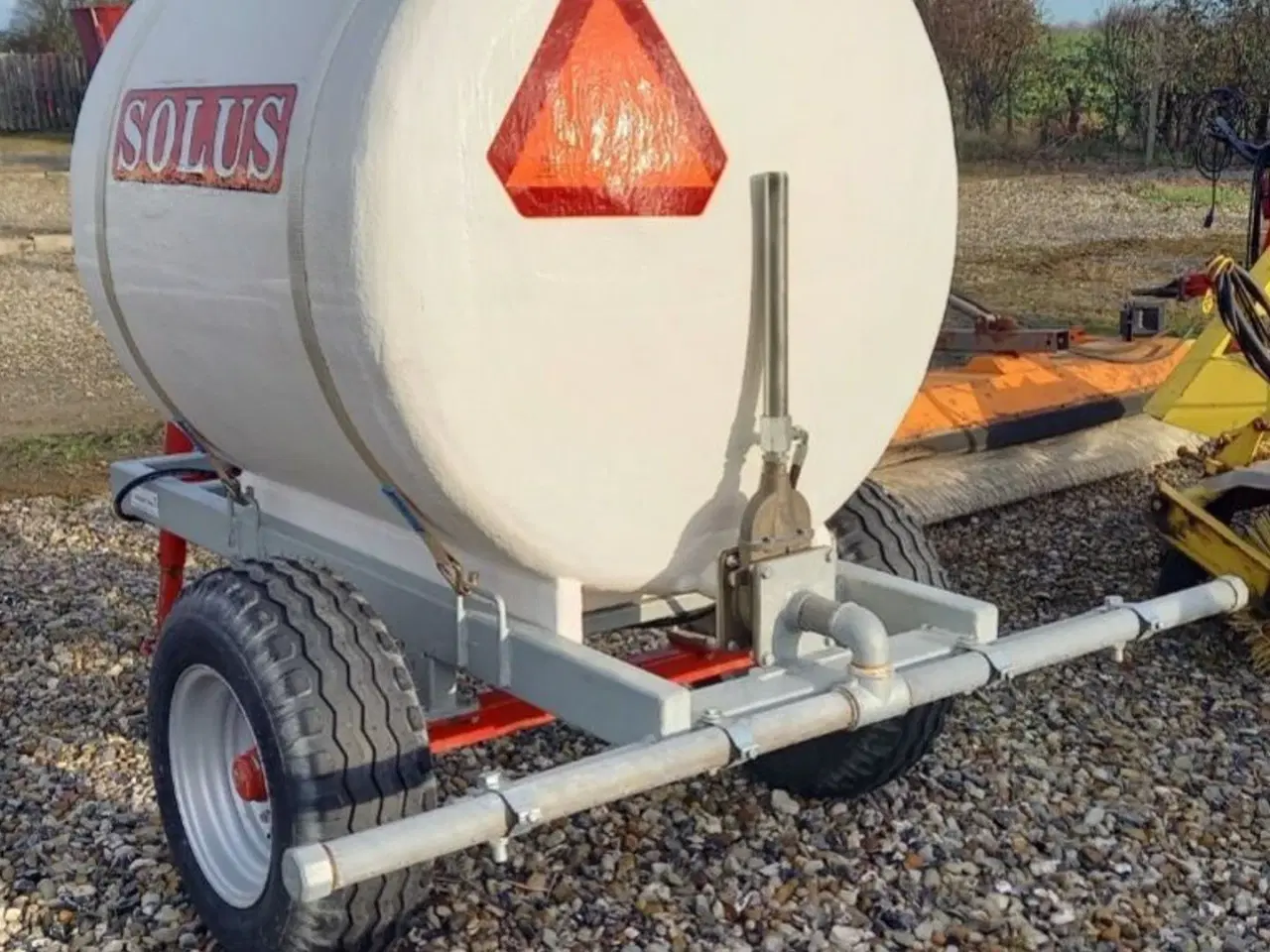Billede 5 - Solus 2000 l. vandvogn m. spredebom.