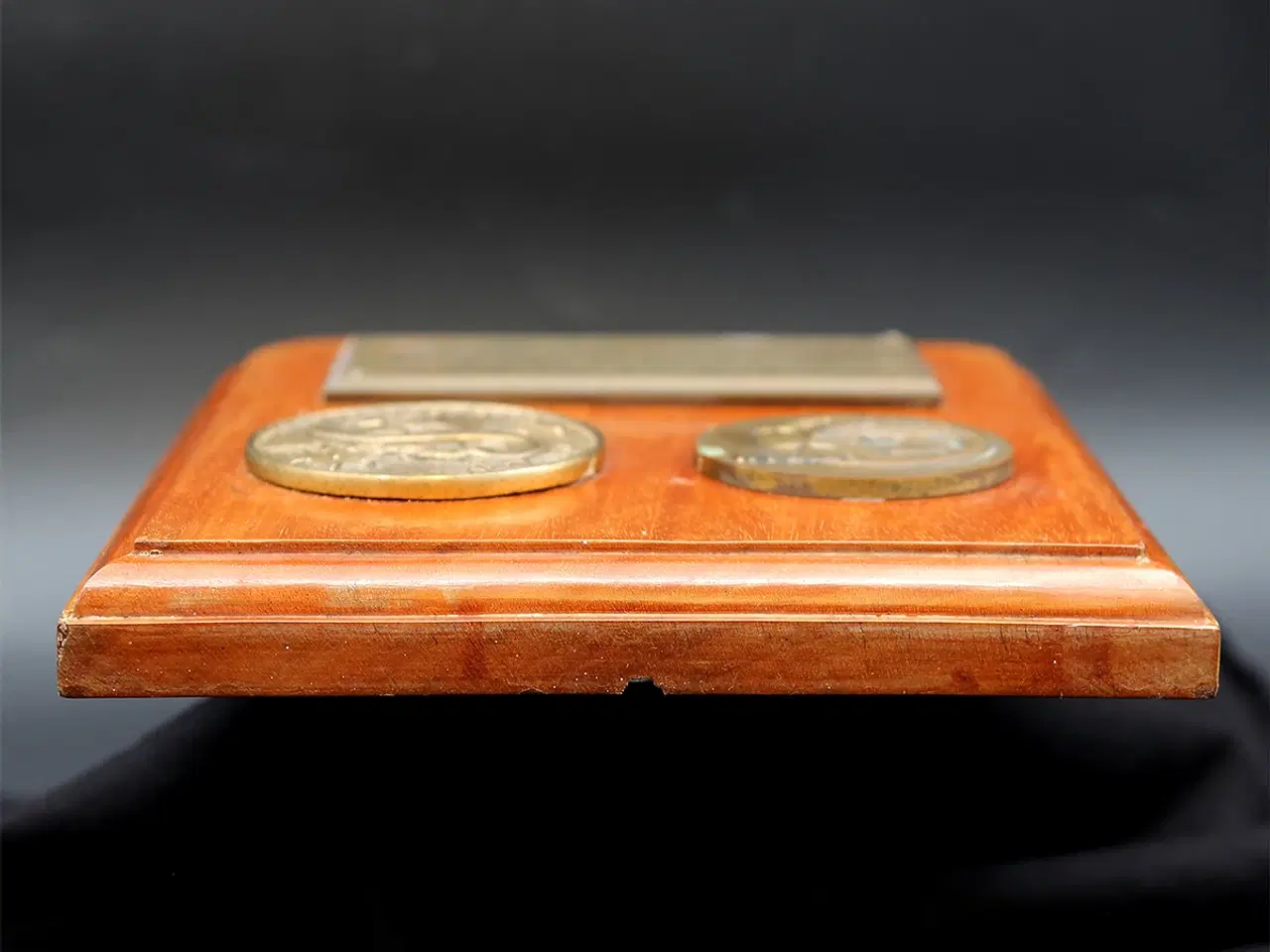 Billede 3 - Diplomatskjold givet til Kongeskibet Dannebrog, 93