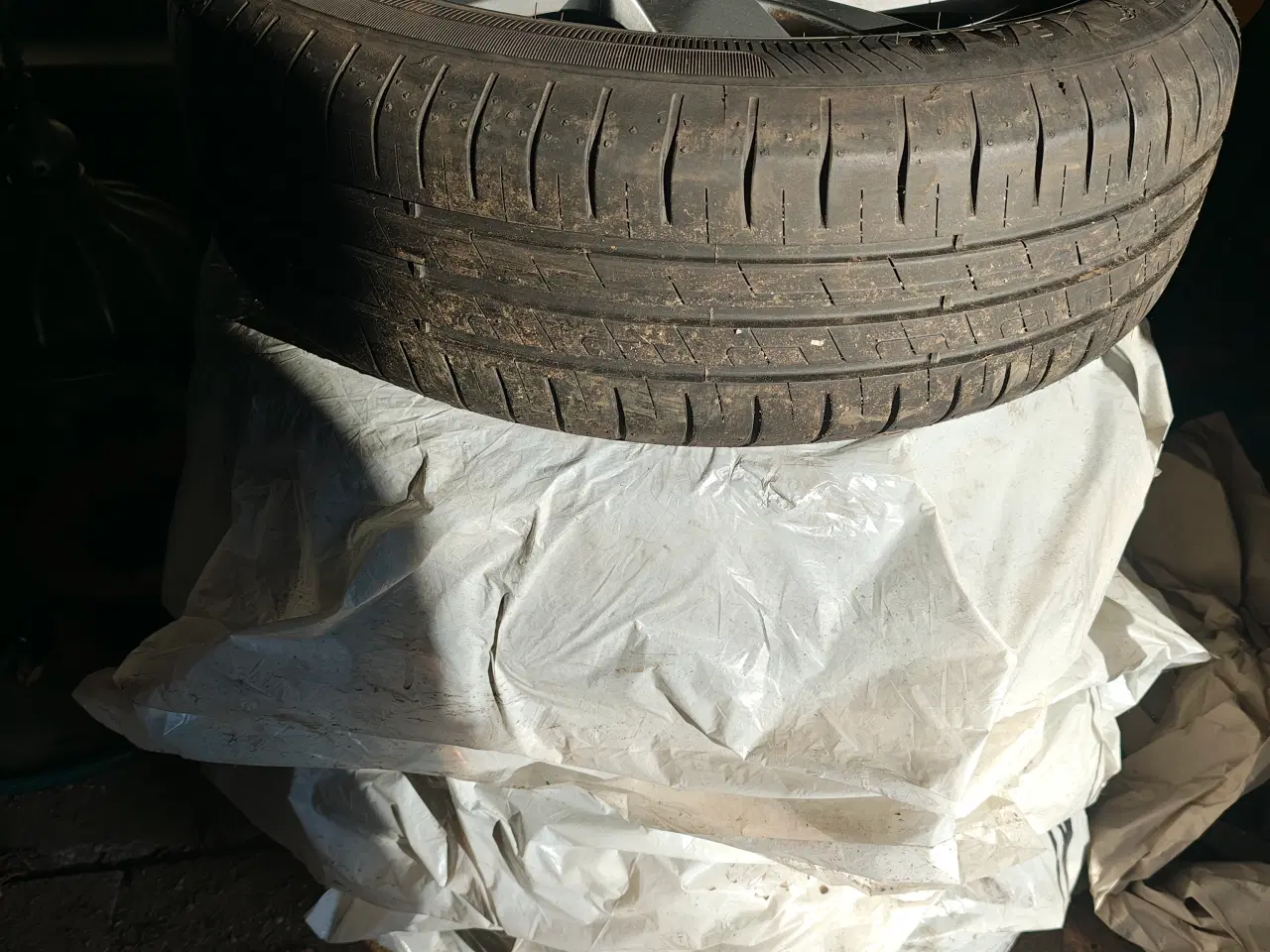 Billede 3 - 4 stk originale VW fælge med Goodyear sommerdæk