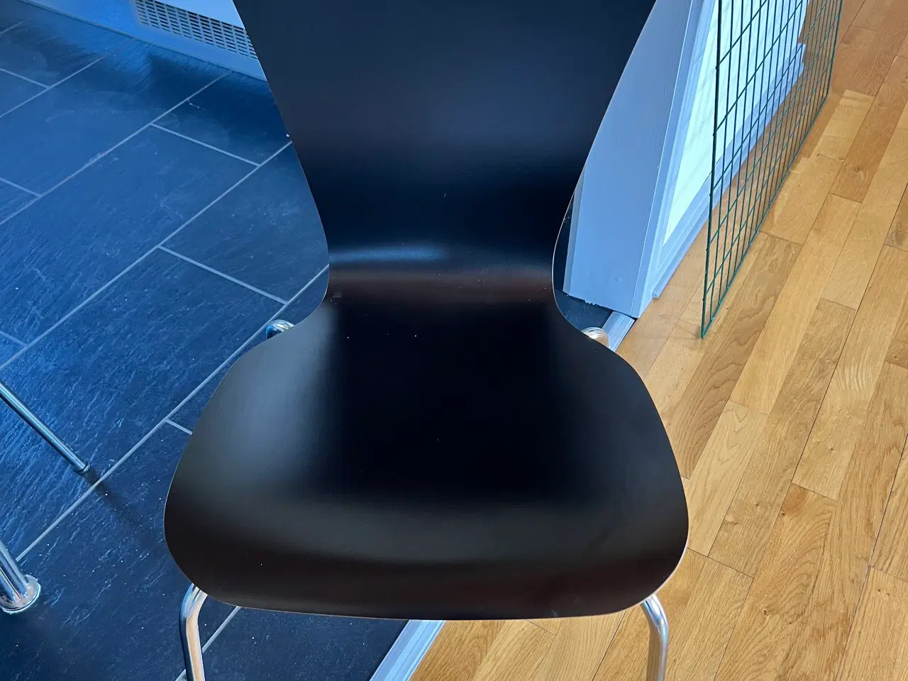 Billede 2 - Spisebord med stole