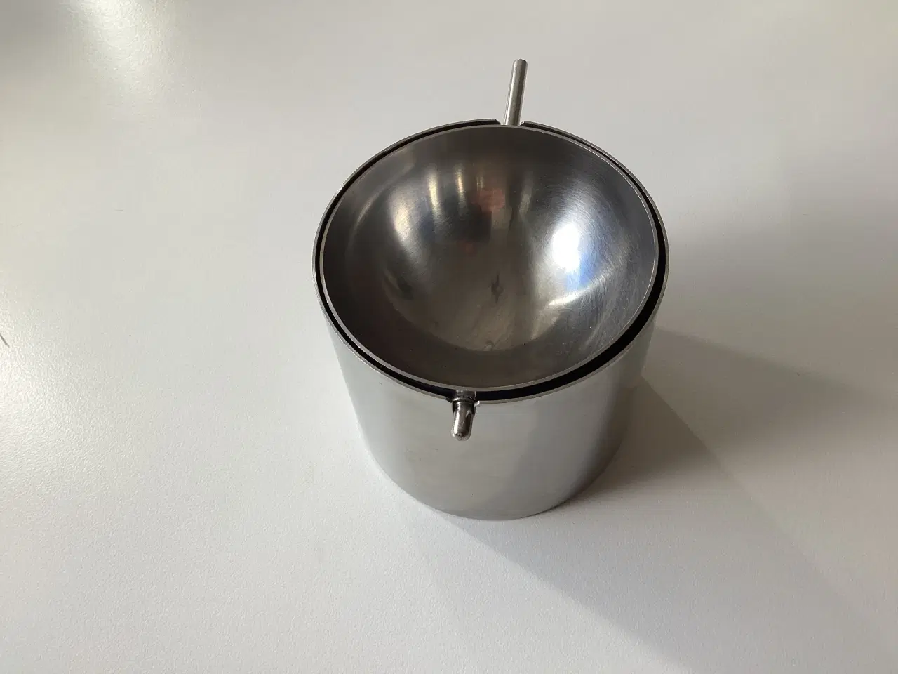 Billede 2 - Fint Stelton vippe askebæger i rustfrit stål