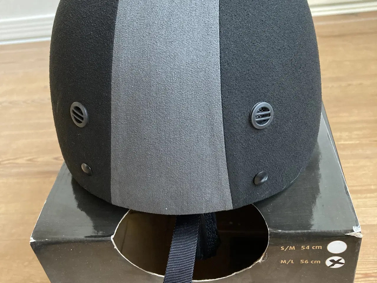 Billede 1 - Ny Lusiana ridehjelm str. 56 (55)