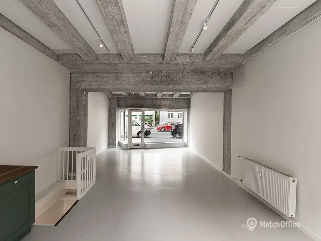 Billede 3 - SÆLGES: Indbydende og moderne erhvervsejerlejlighed med mulighed for ubemandet showroom