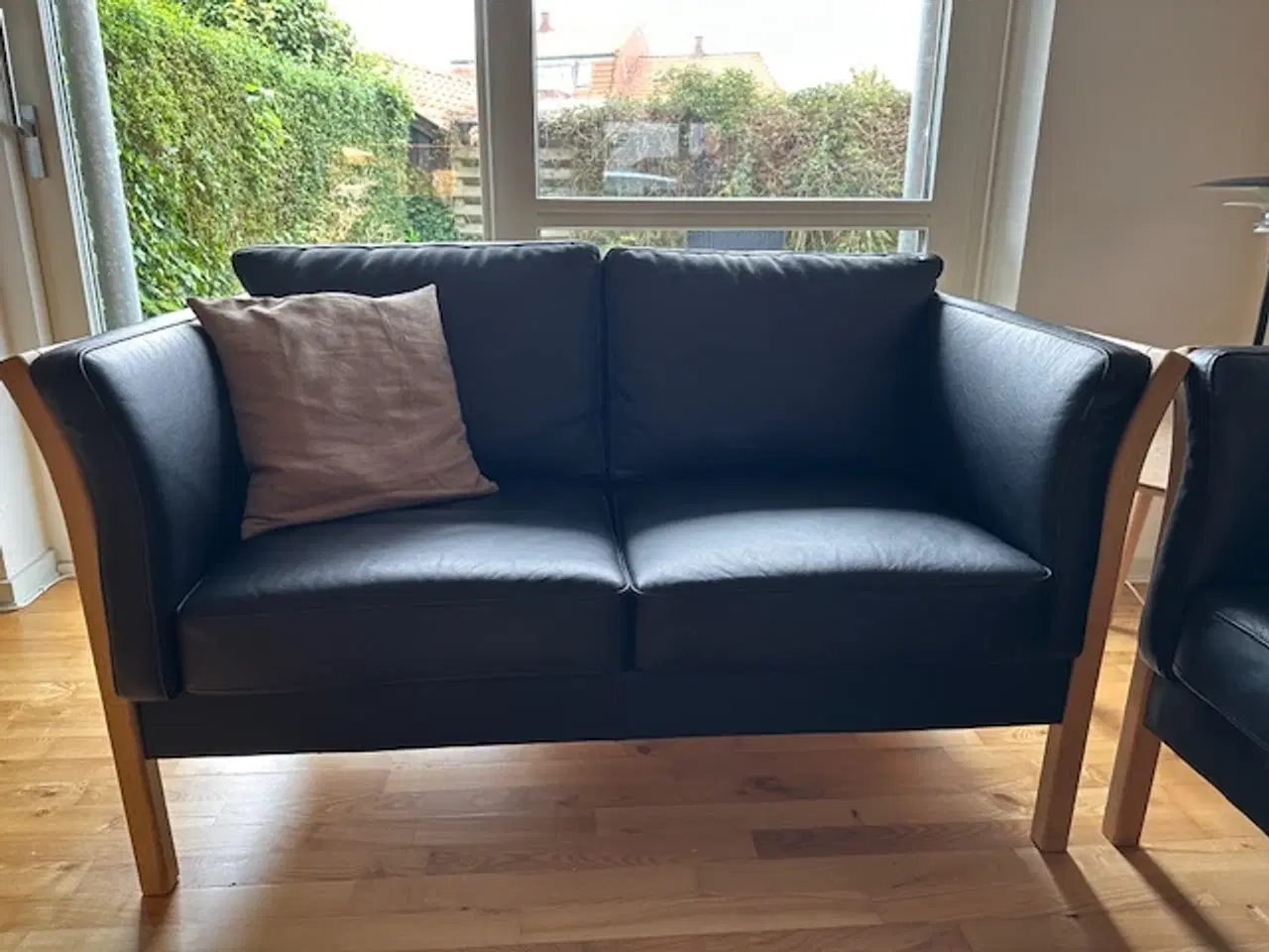 Billede 4 - Velholdt sofa - sæt i læder  