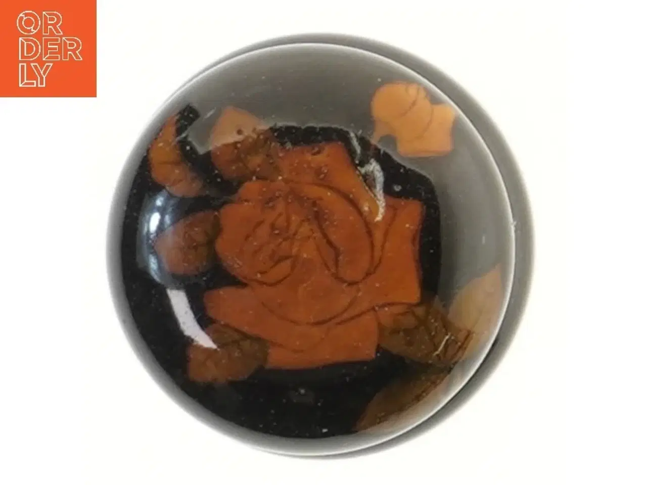 Billede 3 - Lille dekorativ beholder med låg (str. 6,5x9 cm)