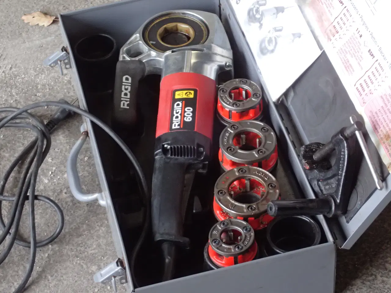 Billede 4 - Ridgid elektrisk rørskærer model 600 med 4 bakker.