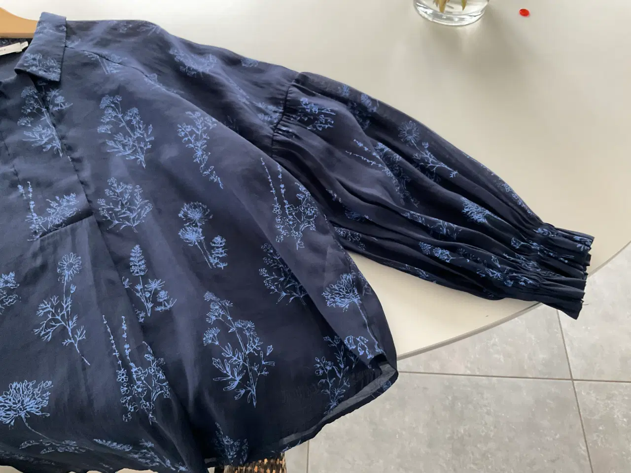 Billede 3 - MUNTHE bluse, vasket aldrig brugt
