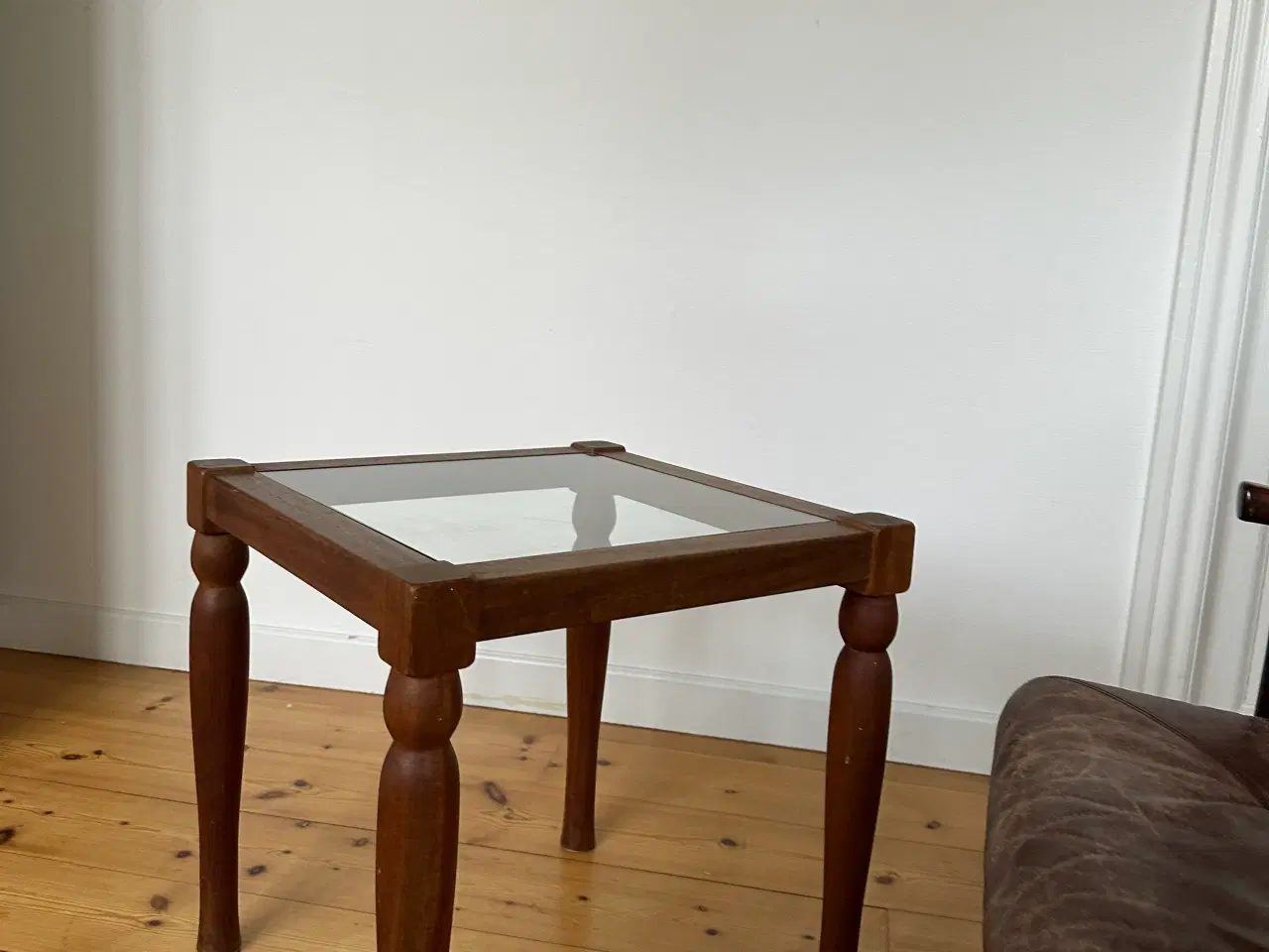 Billede 4 - Smukt vintage bord, 1960er i træ og glas 