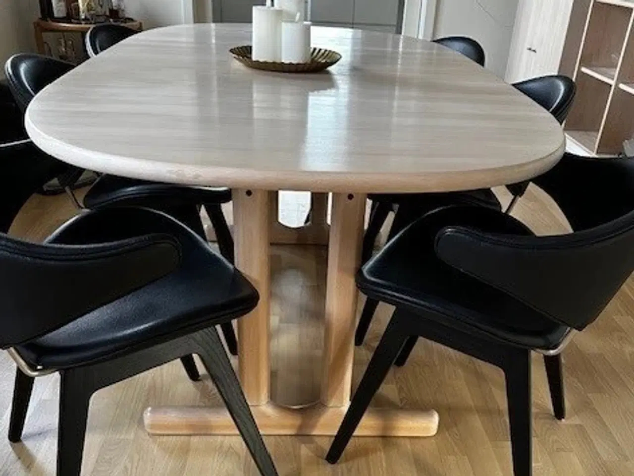 Billede 2 - Spisebord i Bøg 