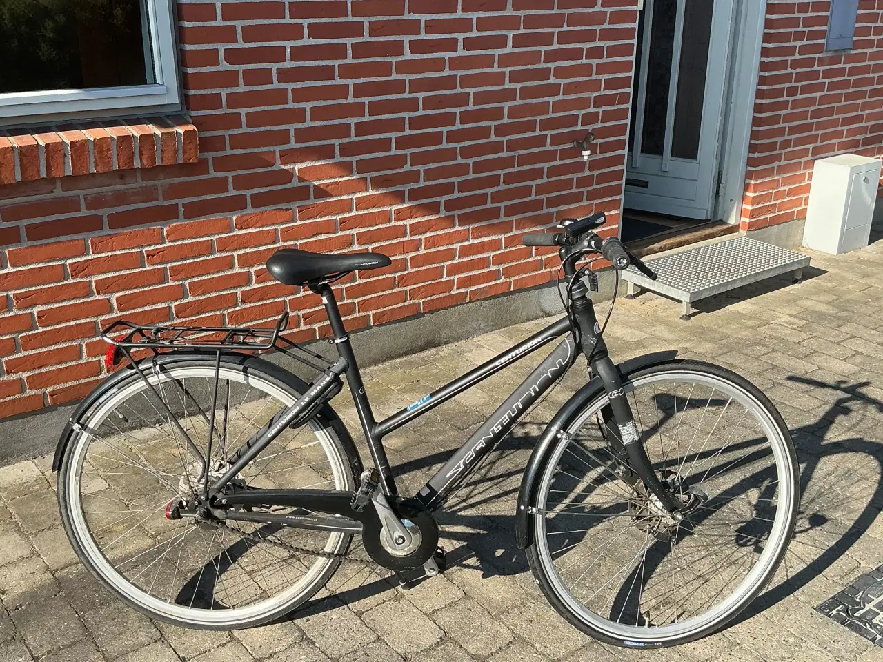 Billede 2 - Damecykel 47 cm. 7 indvendige gear. 2 håndbremser.