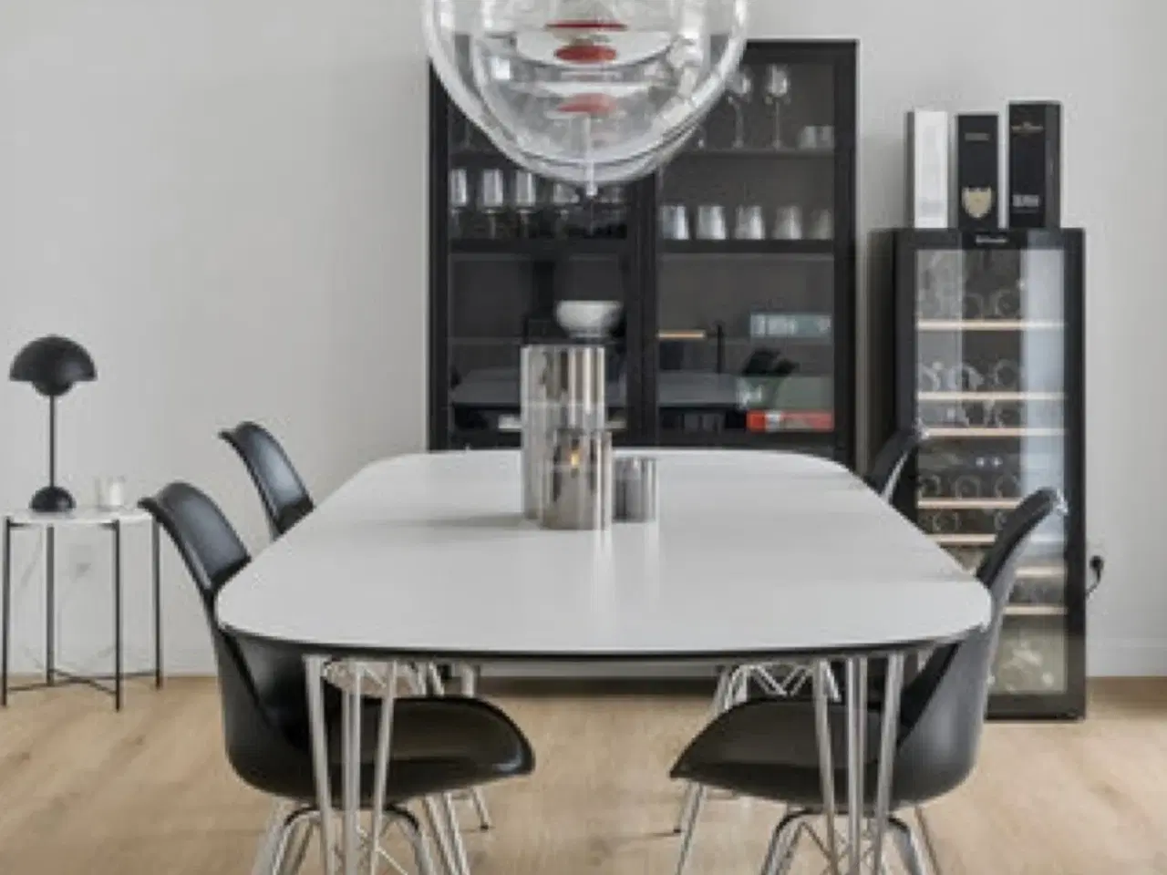 Billede 1 - Spisebord og stole fra ILVA