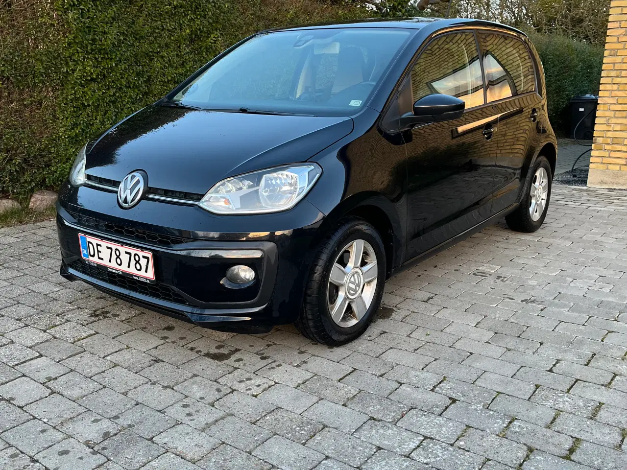 Billede 1 - Sort VW UP 1,0 