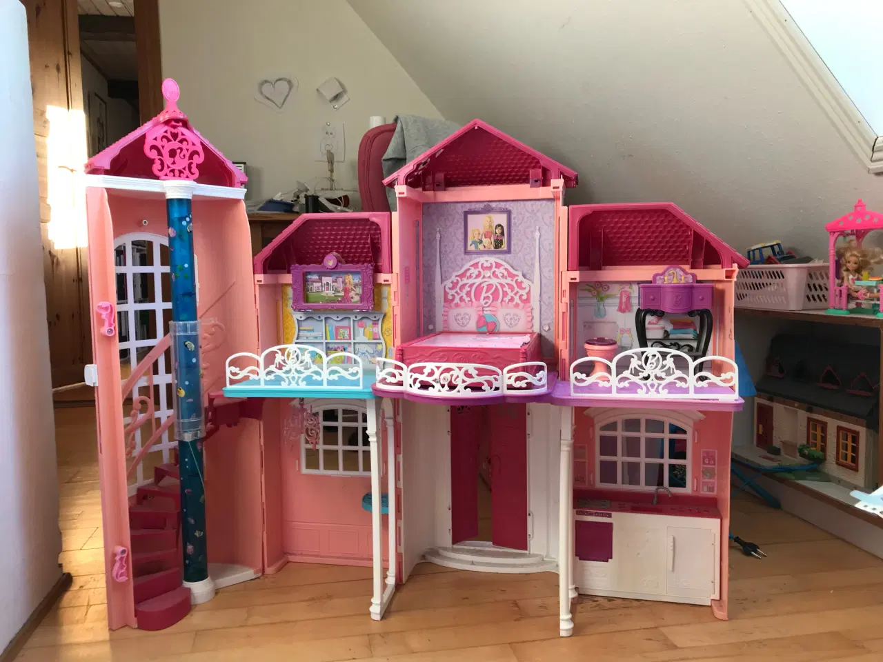 Billede 1 - Barbie hus
