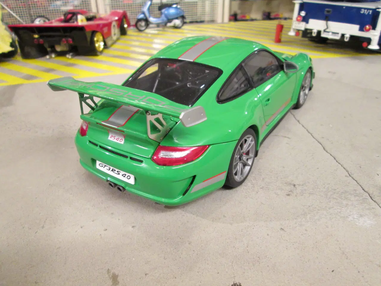 Billede 5 - Modelbil Porsche 911 GT3 RS  Auto-art 1:18