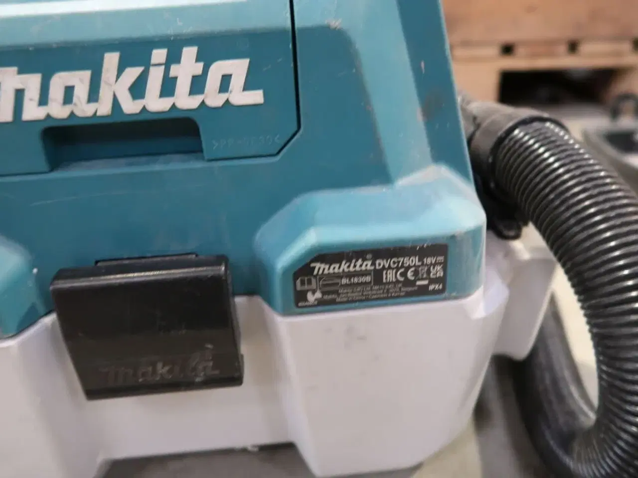 Billede 2 - Støvsuger MAKITA DVC750L