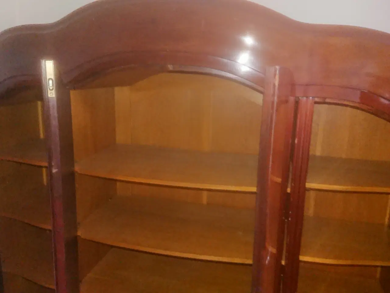 Billede 4 - Dækketøjsskab i maghoni. Antikt. Meget rummeligt.