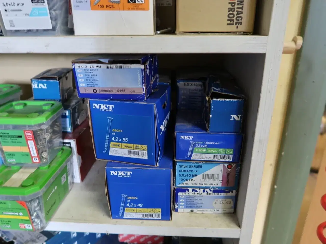 Billede 10 - Div. Ladere, batterier, søm, skruer m.m.