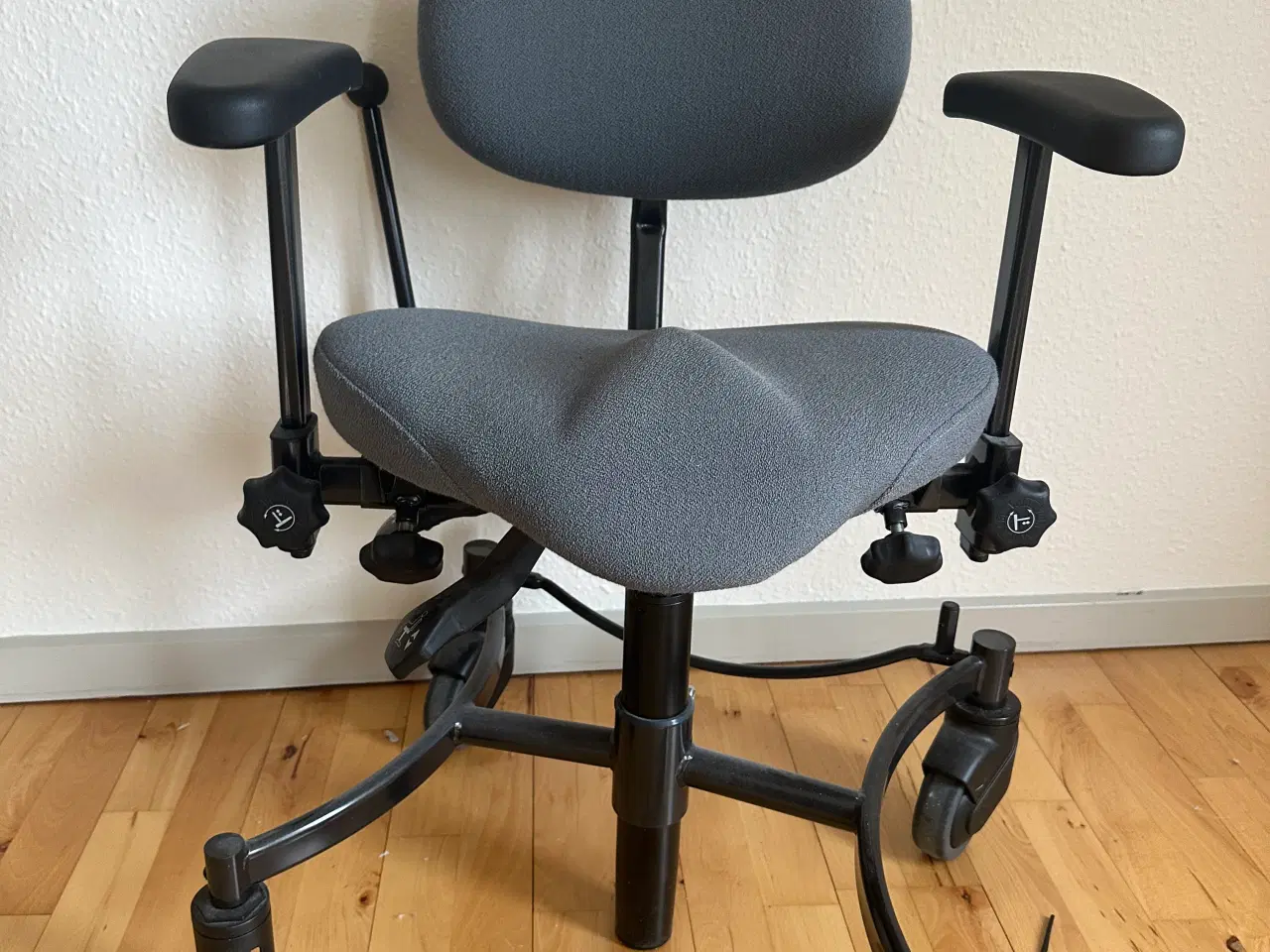 Billede 2 - VELA arbejdsstol