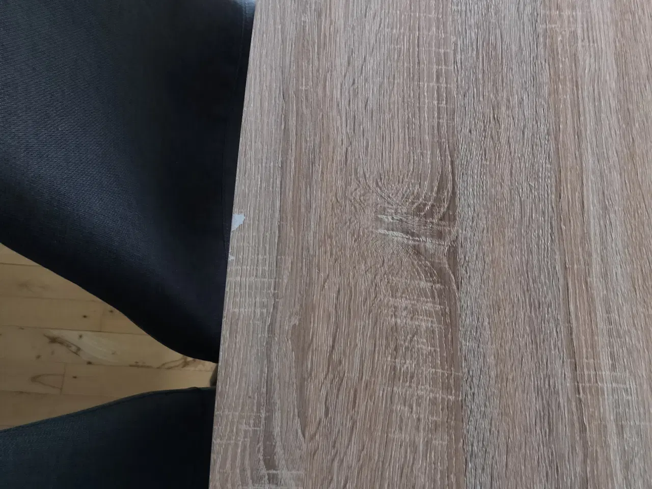Billede 4 - Spisebord med stole 