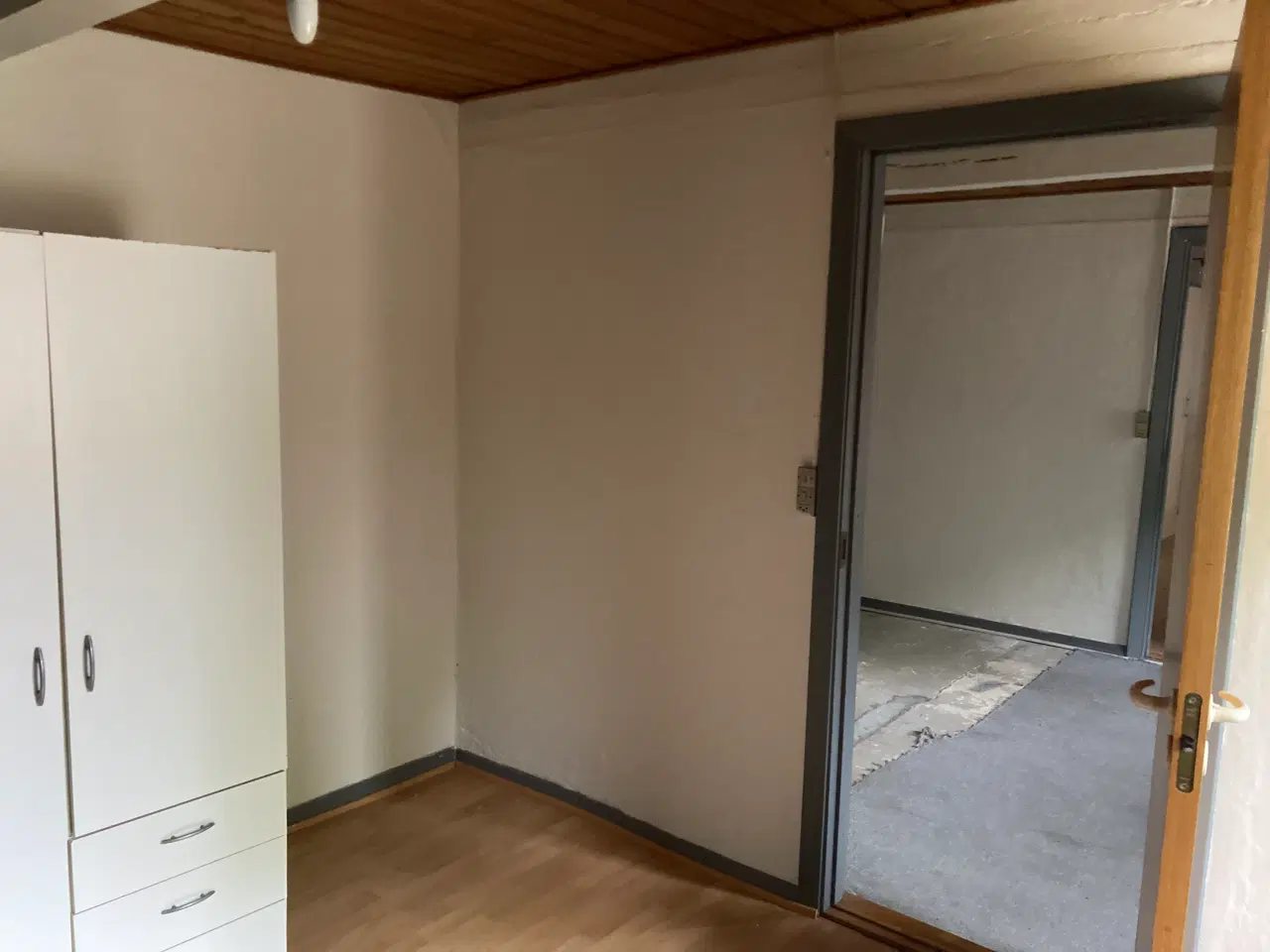 Billede 6 - Hus i rolig omgivelse tilbydes til saelg