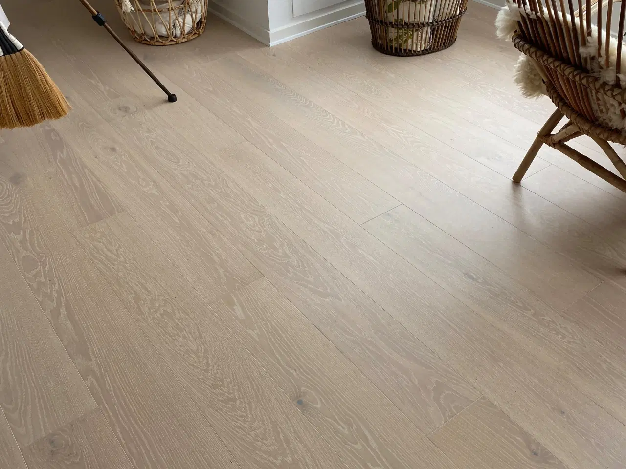 Billede 4 - Mat lakeret plank, lyst eg