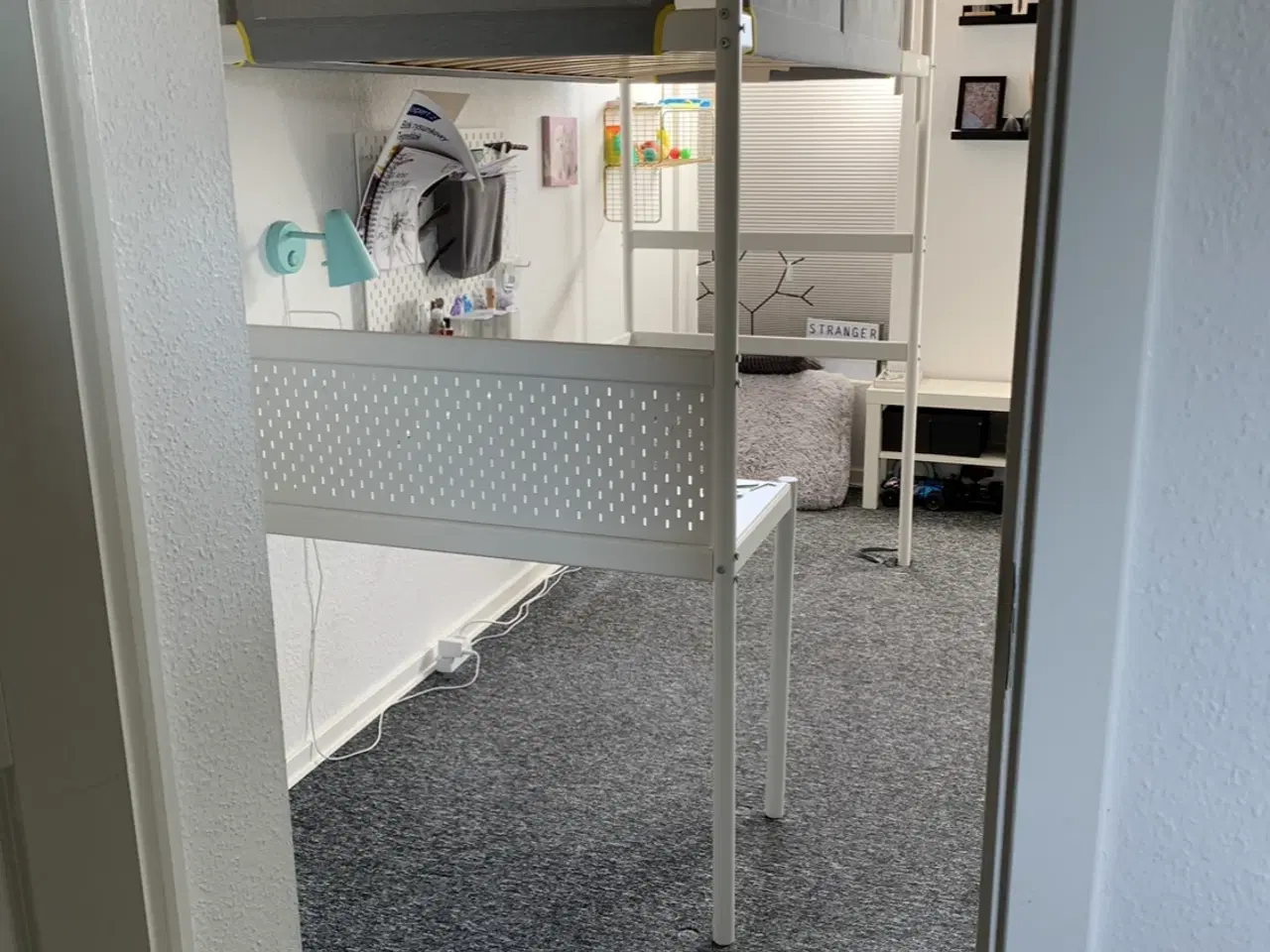 Billede 3 - Ikea højseng med skrivebord