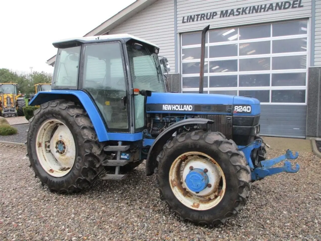 Billede 15 - New Holland 8240 SLE  Med frontlift og frontPTO