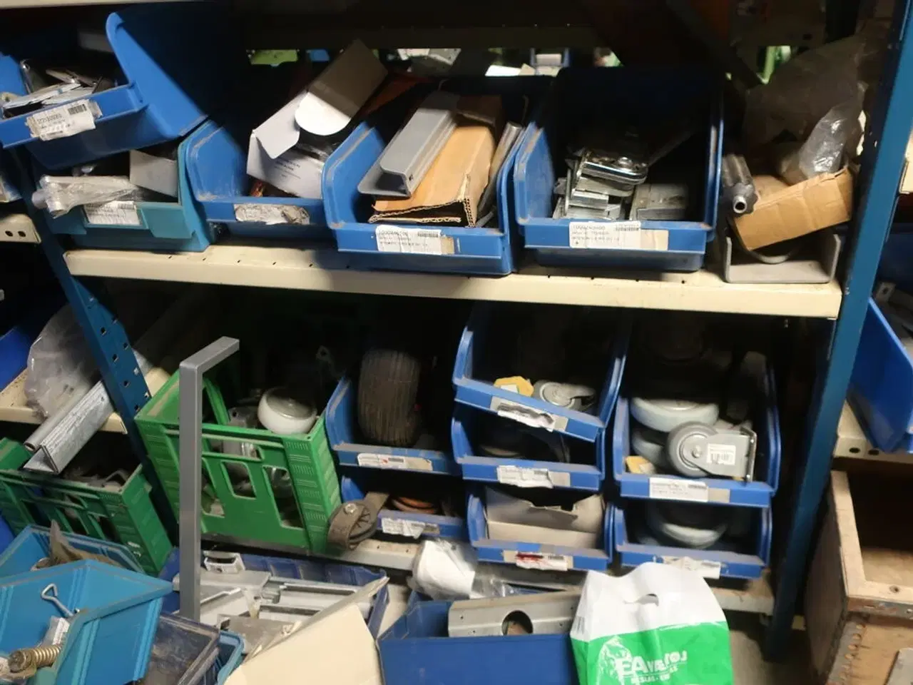 Billede 11 - 3 fag reoler inkl. indhold (se billeder)