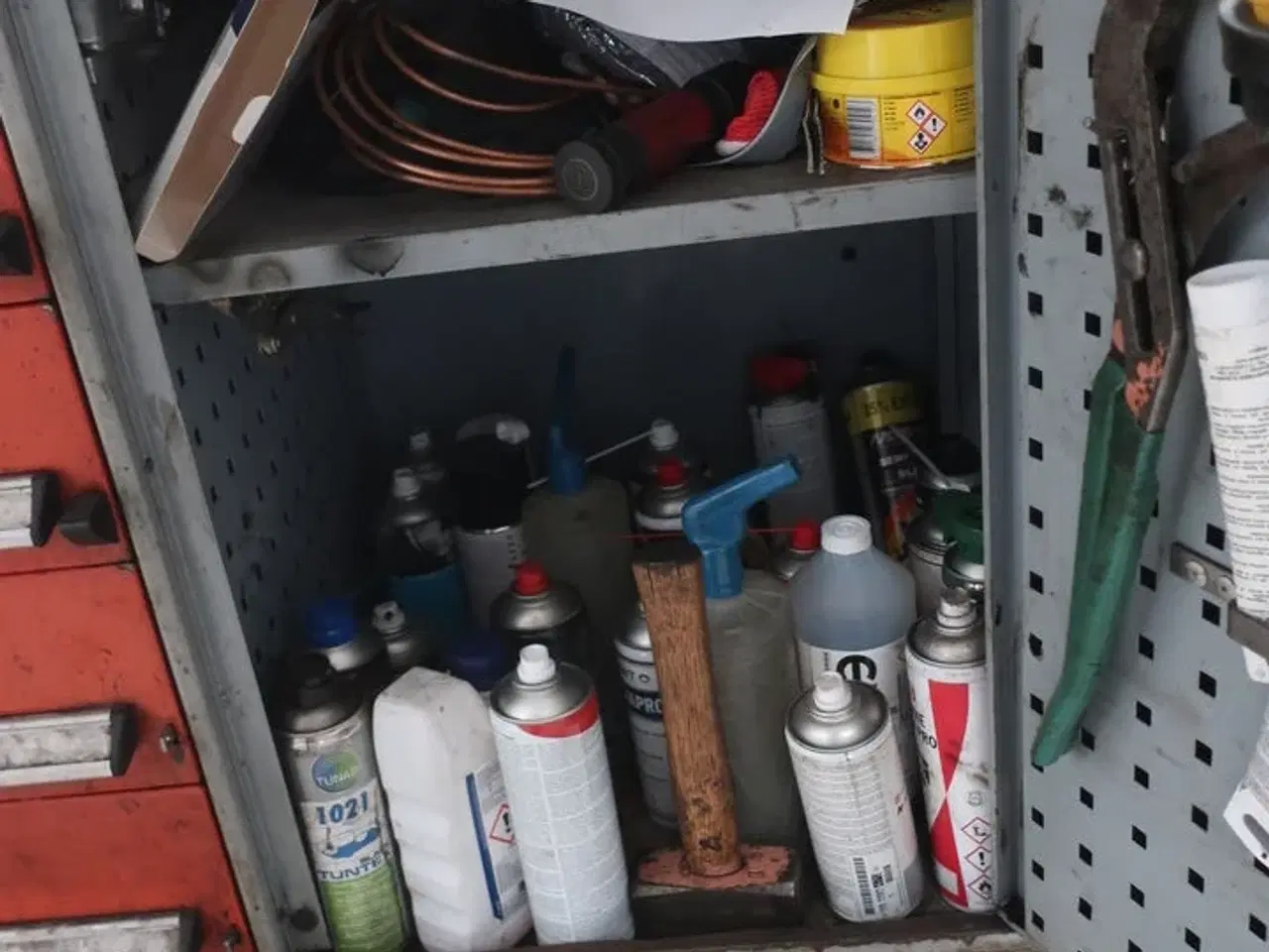 Billede 9 - Værkstedsvogn med indhold