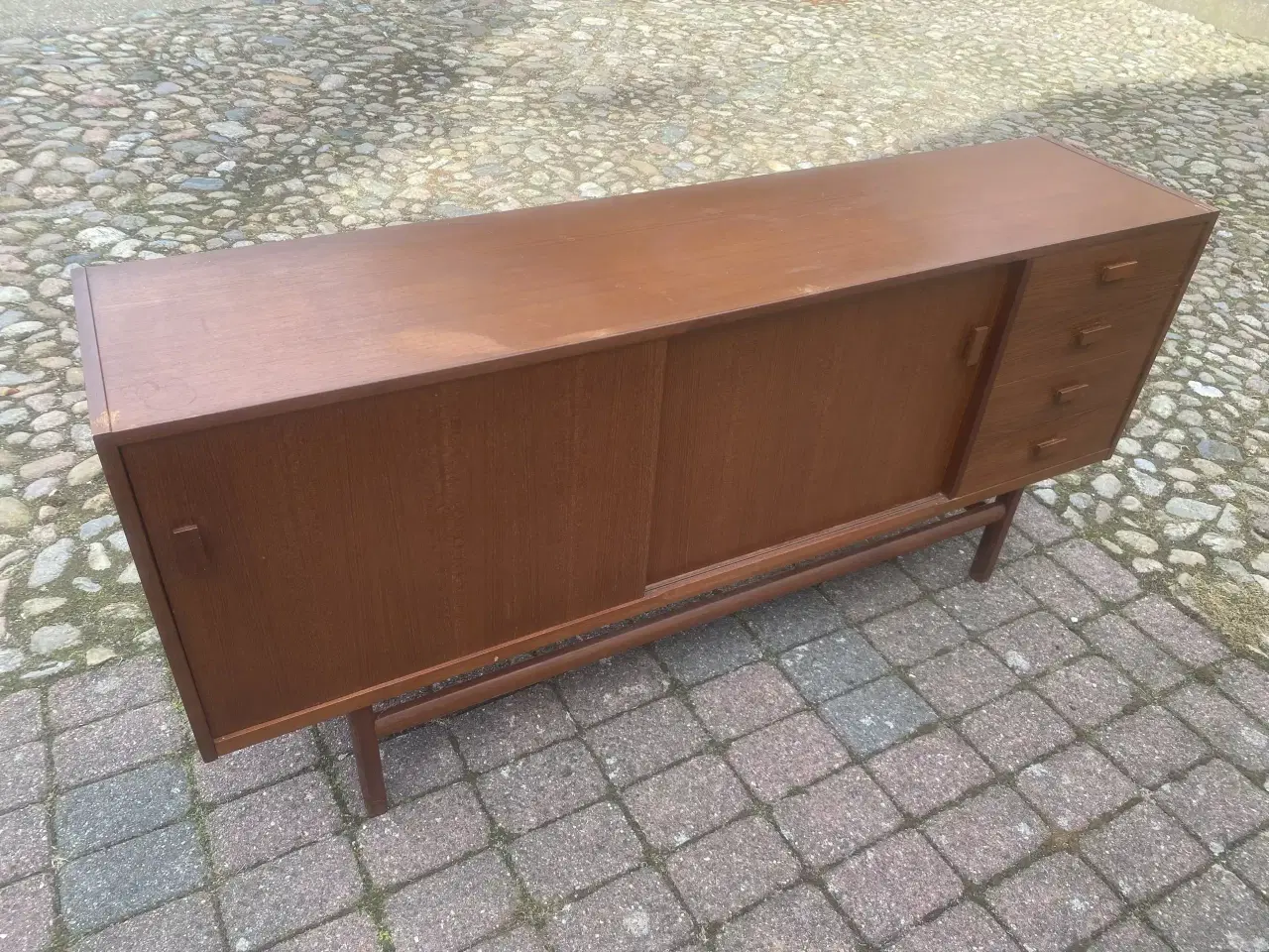 Billede 10 - Teak-træ Bord, Stole, Skænk/Skab