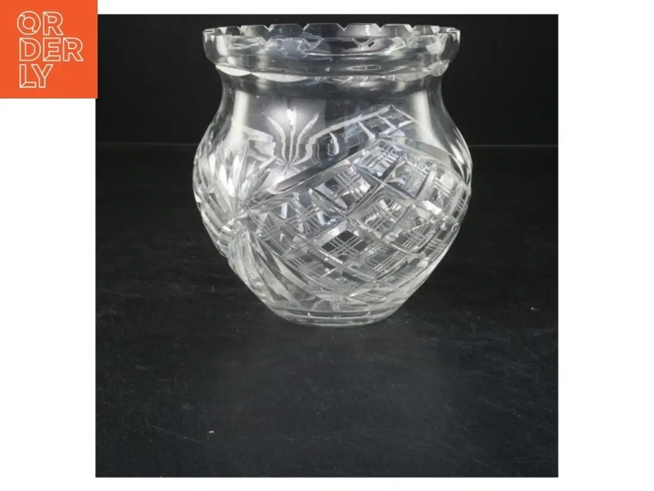 Billede 1 - Glasvase med mønster (str. 16x15 cm)