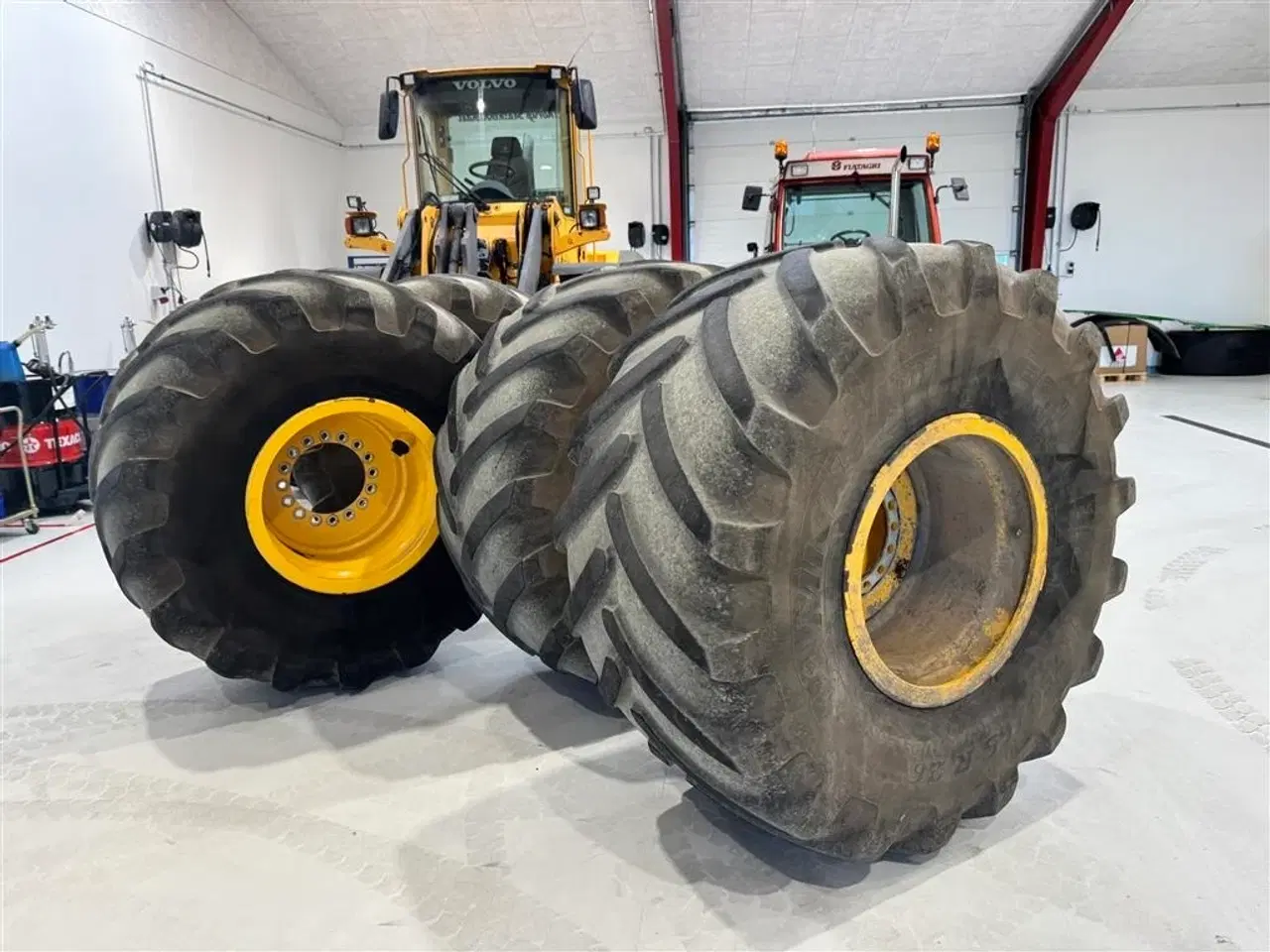 Billede 2 - Michelin 750/65R26 4 STK KOMPLETTE HJUL TIL VOLVO L70 OG L90
