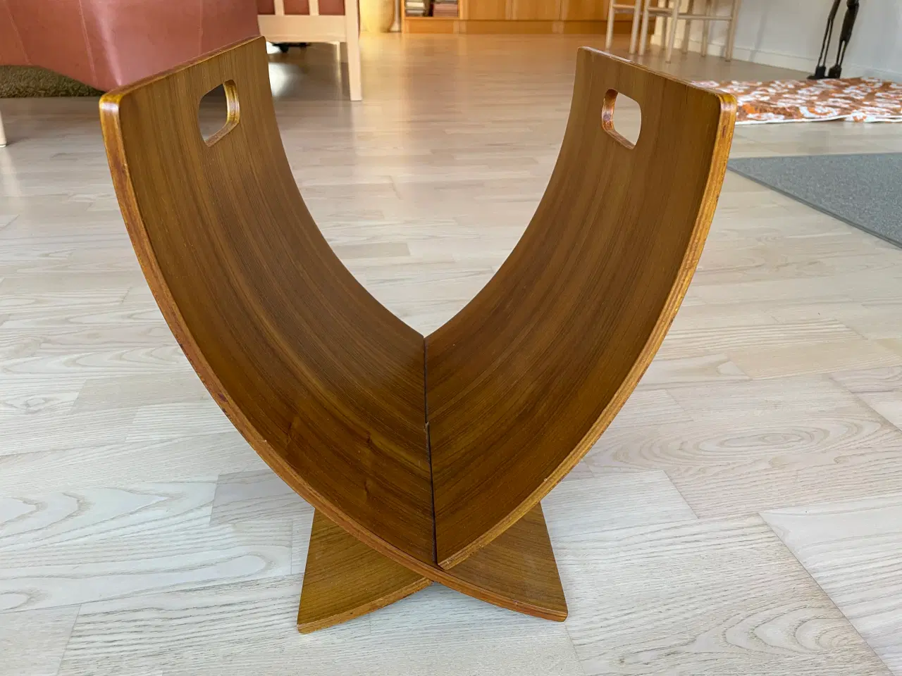 Billede 1 - Flot Magasinholder af teak