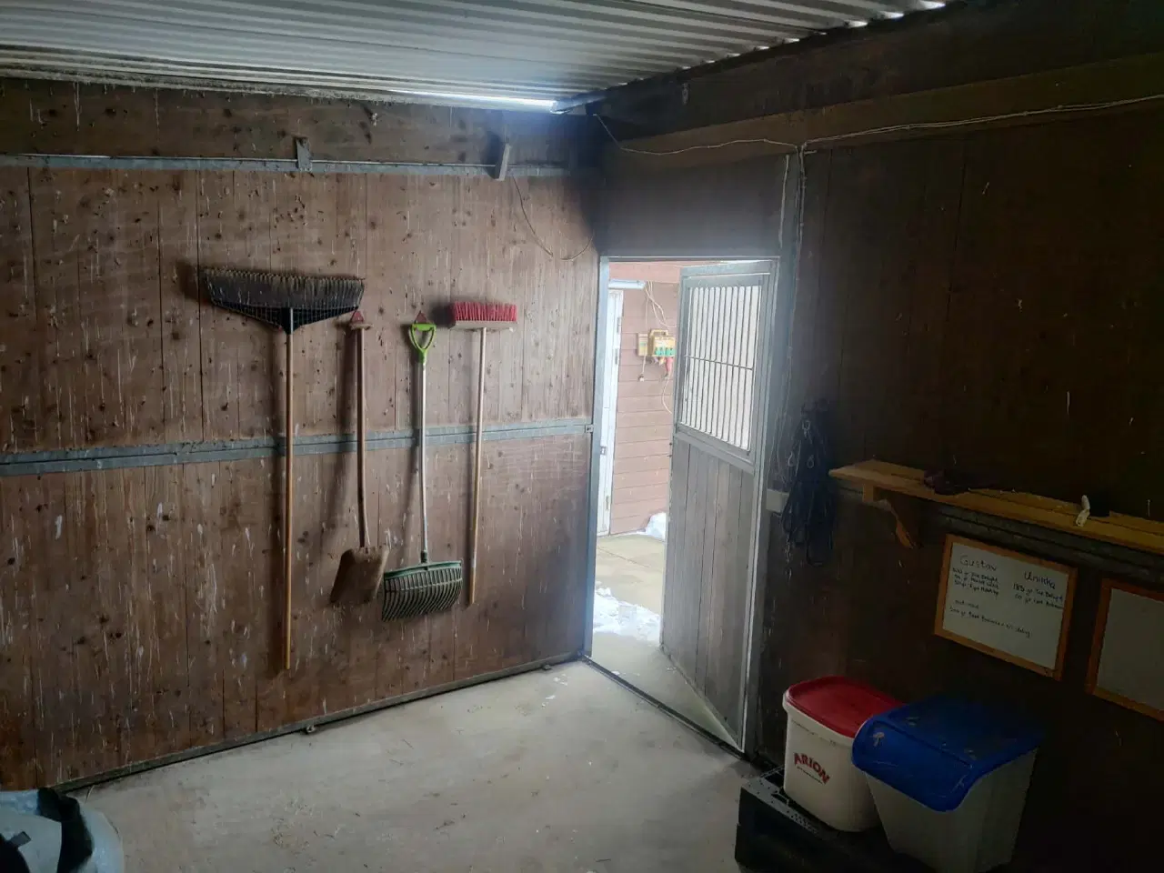 Billede 8 - Udestald til nedtagning ( seriøse bud modtages)